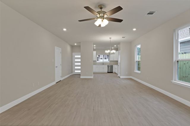 5618 Barkridge Drive, Granbury, TX 76048