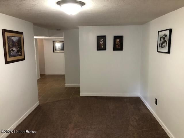 693 N Lakeview Dr, Louisville, KY 40229