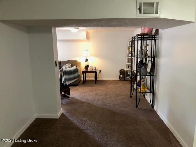 693 N Lakeview Dr, Louisville, KY 40229