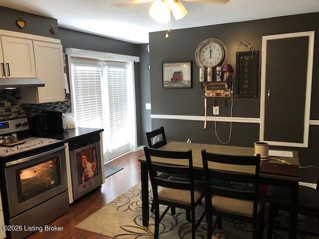 693 N Lakeview Dr, Louisville, KY 40229
