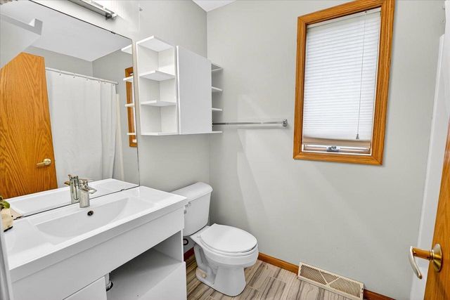 2322 Quartz Lane, Madison, WI 53719