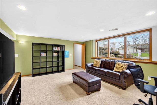2322 Quartz Lane, Madison, WI 53719