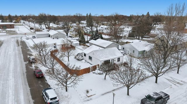1003 12th Street N, Moorhead, MN 56560