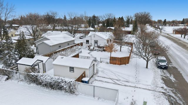 1003 12th Street N, Moorhead, MN 56560