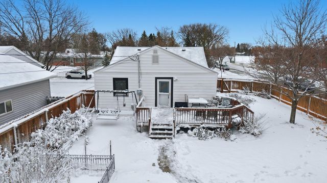 1003 12th Street N, Moorhead, MN 56560