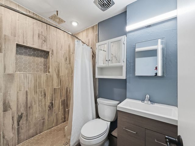 617 Rosewood Hills Drive, Garland, TX 75040