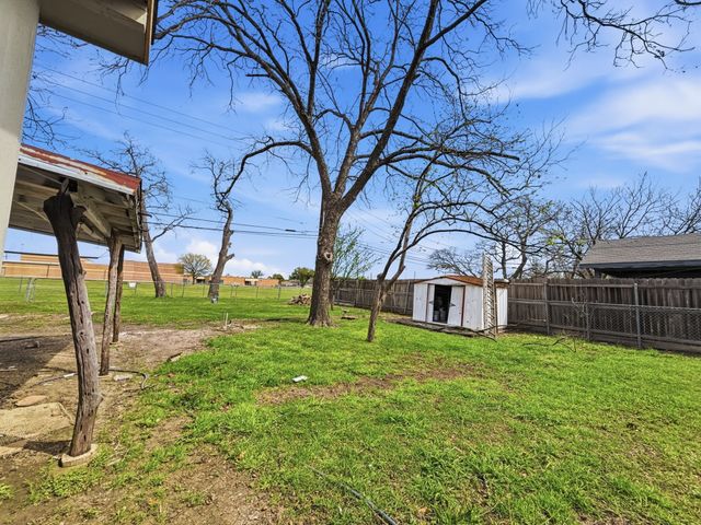 617 Rosewood Hills Drive, Garland, TX 75040