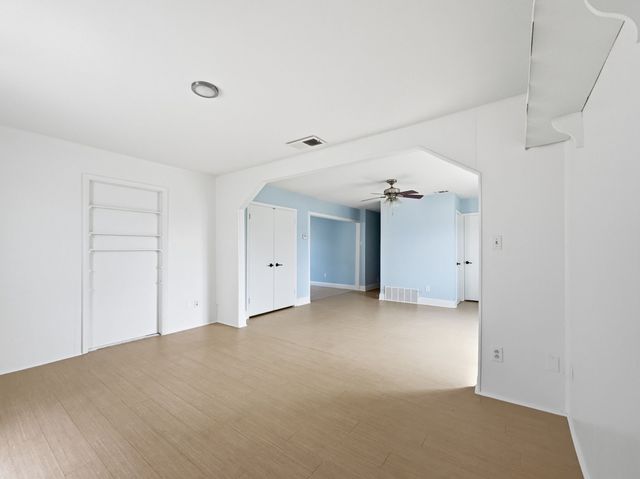 617 Rosewood Hills Drive, Garland, TX 75040