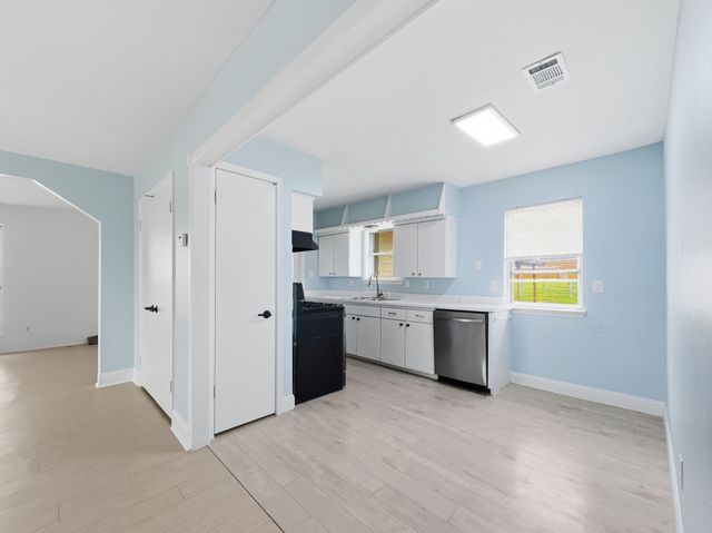 617 Rosewood Hills Drive, Garland, TX 75040