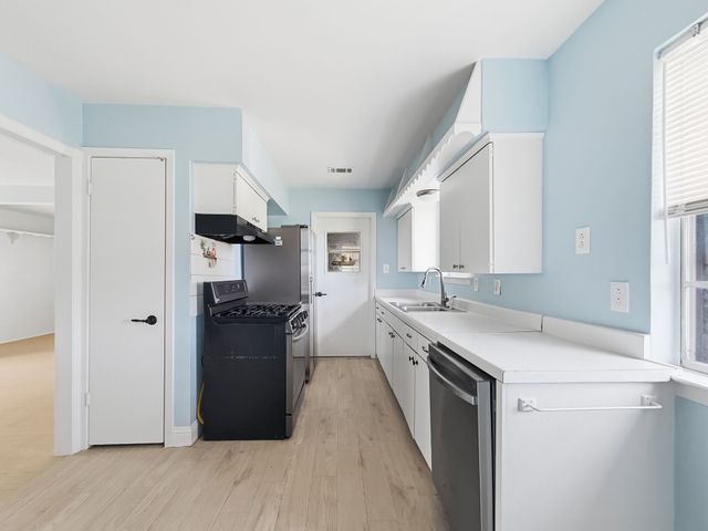 617 Rosewood Hills Drive, Garland, TX 75040