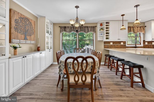 17 SHERWOOD DR, Medford, NJ 08055