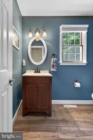17 SHERWOOD DR, Medford, NJ 08055