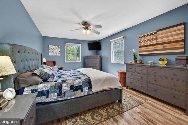 17 SHERWOOD DR, Medford, NJ 08055