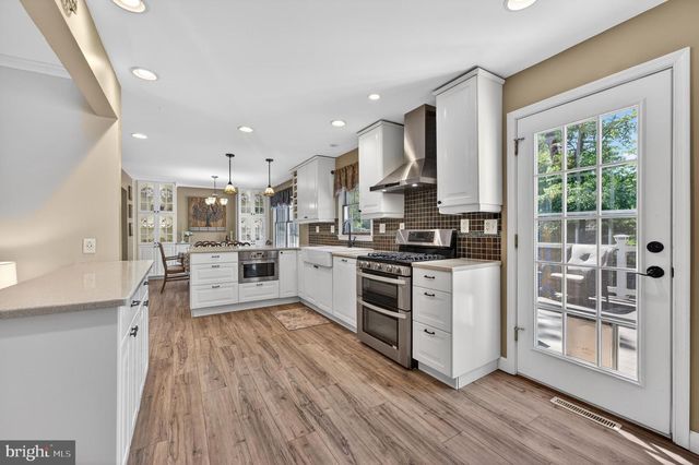 17 SHERWOOD DR, Medford, NJ 08055