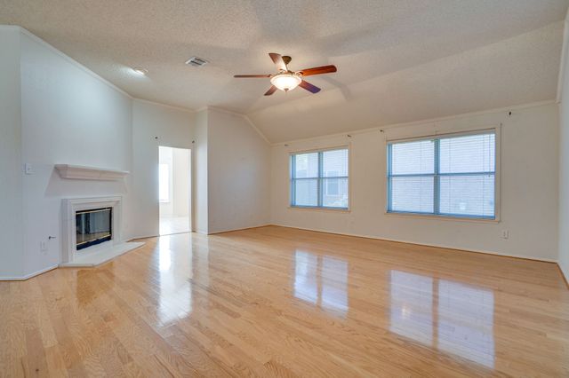 2701 Chatsworth Drive, Grapevine, TX 76051