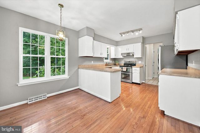 9 ROUND TREE CIR, Hockessin, DE 19707