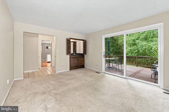 9 ROUND TREE CIR, Hockessin, DE 19707