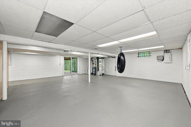 9 ROUND TREE CIR, Hockessin, DE 19707