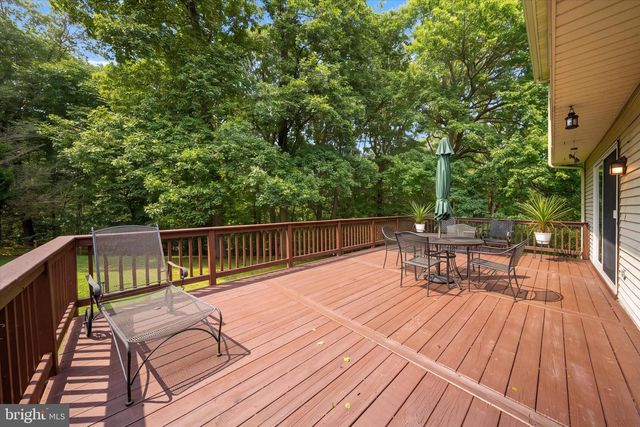 9 ROUND TREE CIR, Hockessin, DE 19707