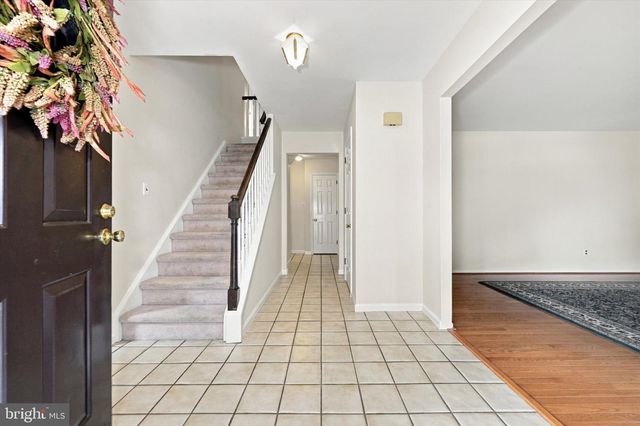 9 ROUND TREE CIR, Hockessin, DE 19707