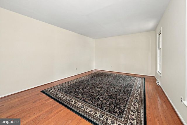 9 ROUND TREE CIR, Hockessin, DE 19707