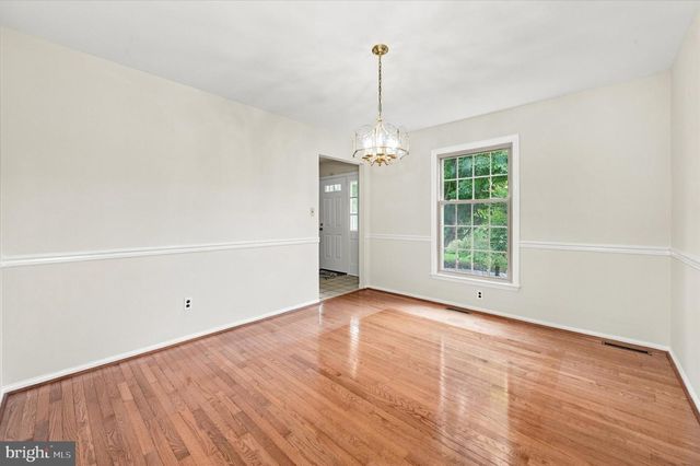 9 ROUND TREE CIR, Hockessin, DE 19707