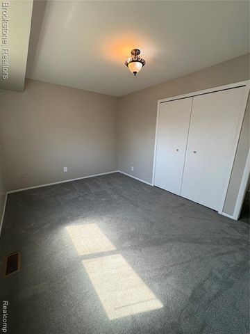 16444 Terrace Ct, Roseville, MI 48066