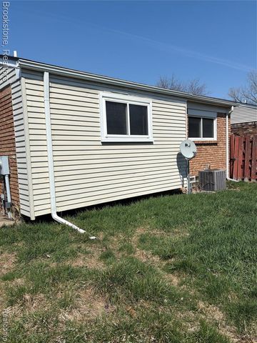 16444 Terrace Ct, Roseville, MI 48066