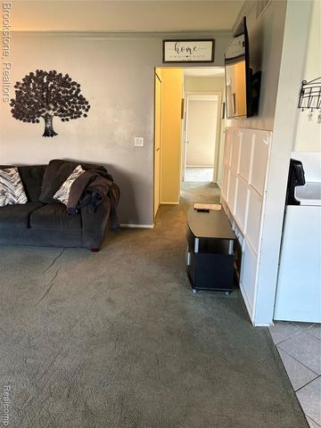 16444 Terrace Ct, Roseville, MI 48066