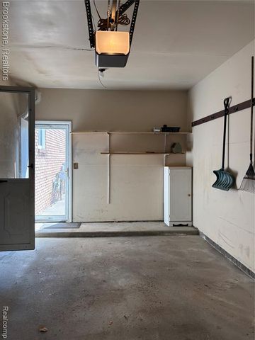 16444 Terrace Ct, Roseville, MI 48066