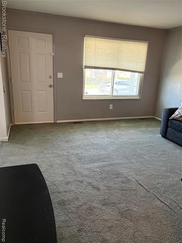 16444 Terrace Ct, Roseville, MI 48066