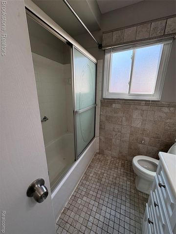 16444 Terrace Ct, Roseville, MI 48066