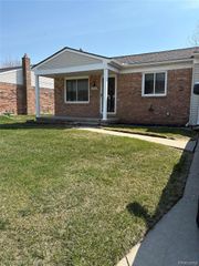 16444 Terrace Ct, Roseville, MI 48066