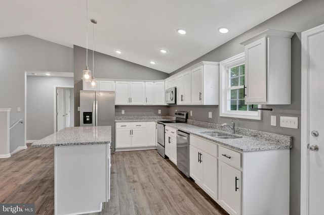 643 PINE RIDGE DR, Front Royal, VA 22630