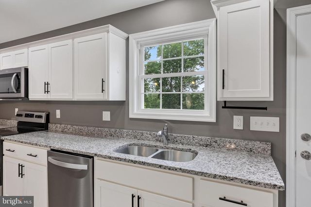 643 PINE RIDGE DR, Front Royal, VA 22630