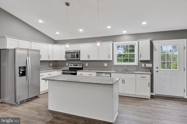 643 PINE RIDGE DR, Front Royal, VA 22630