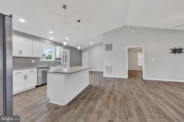 643 PINE RIDGE DR, Front Royal, VA 22630