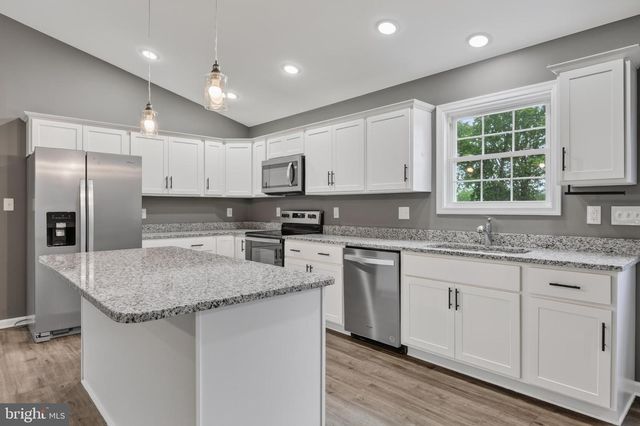 643 PINE RIDGE DR, Front Royal, VA 22630