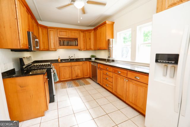 363 Sanders Davis Road, Newnan, GA 30263