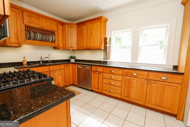 363 Sanders Davis Road, Newnan, GA 30263