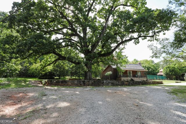 363 Sanders Davis Road, Newnan, GA 30263