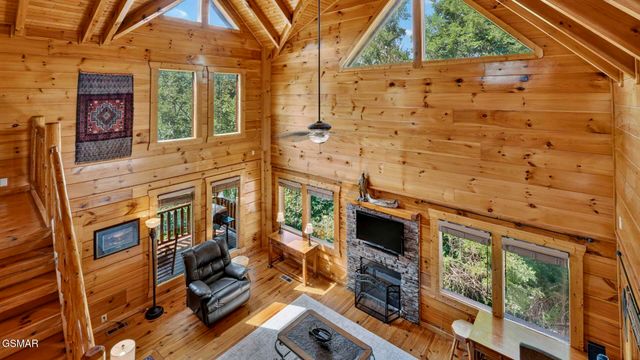 1123 Towering Oaks Drive, Sevierville, TN 37876
