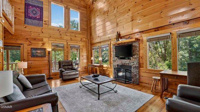 1123 Towering Oaks Drive, Sevierville, TN 37876