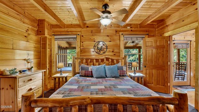 1123 Towering Oaks Drive, Sevierville, TN 37876