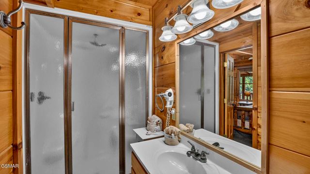 1123 Towering Oaks Drive, Sevierville, TN 37876