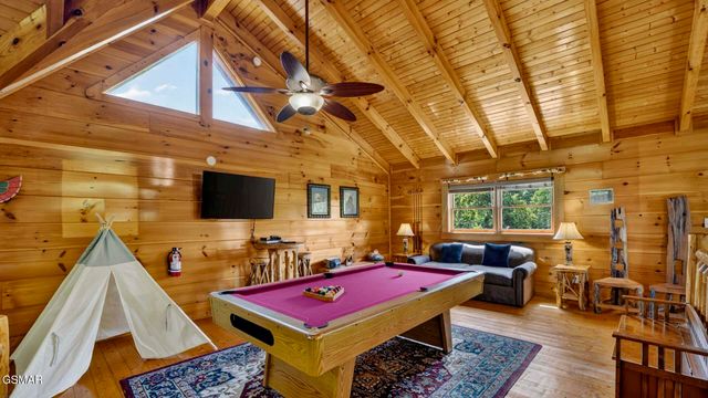 1123 Towering Oaks Drive, Sevierville, TN 37876