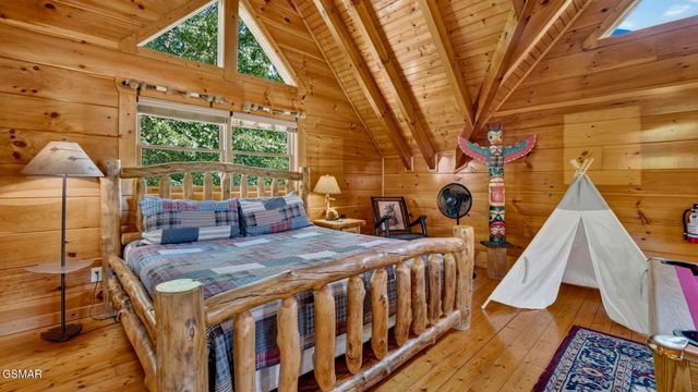 1123 Towering Oaks Drive, Sevierville, TN 37876