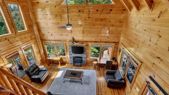 1123 Towering Oaks Drive, Sevierville, TN 37876