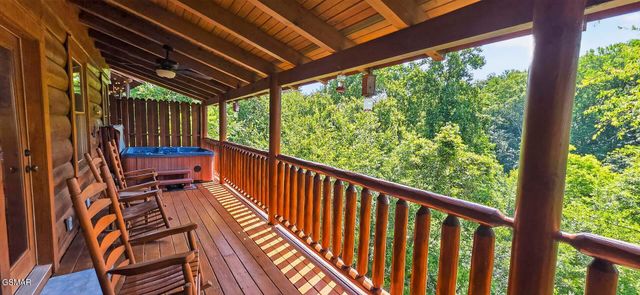 1123 Towering Oaks Drive, Sevierville, TN 37876
