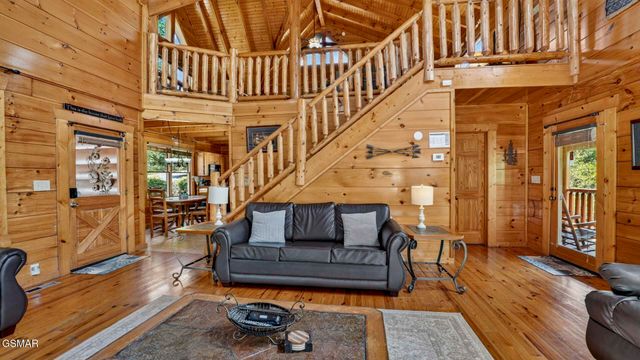 1123 Towering Oaks Drive, Sevierville, TN 37876